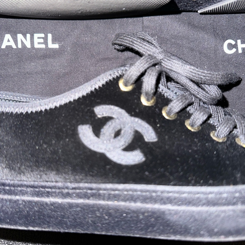 Authentic CHANEL Interlocking CC Logo Sneakers - Picture 5 of 10